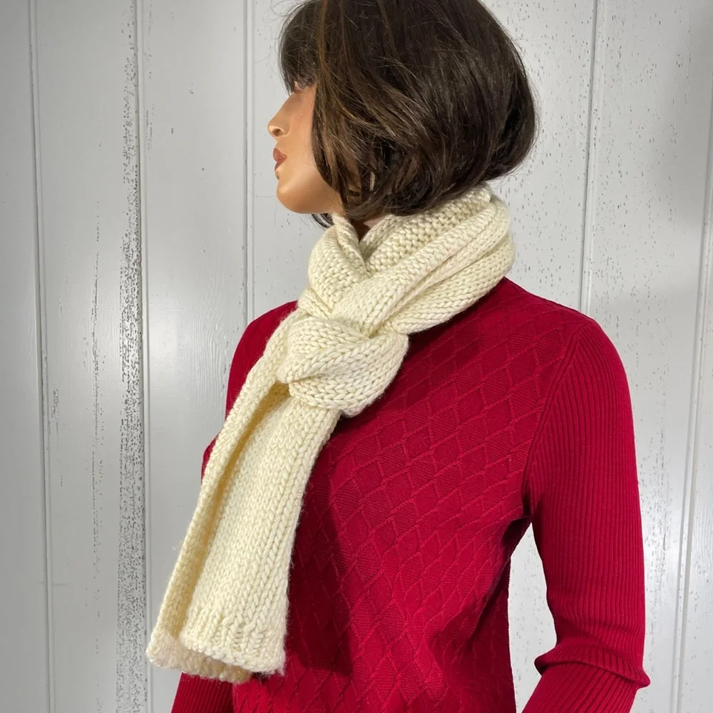 *NWOT GAP San Francisco California Women's Beige Knitted Scarf